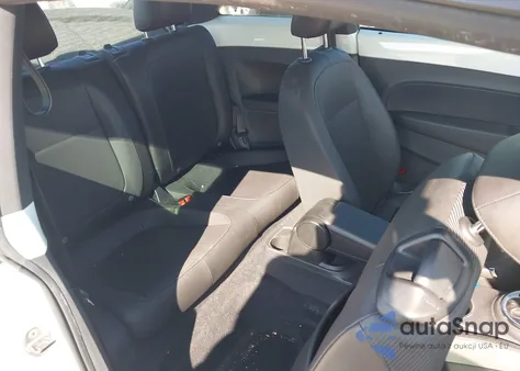 2014 Volkswagen Beetle 2.5L z USA, uszkodzony, nr VIN 3VWJP7AT0EM626991